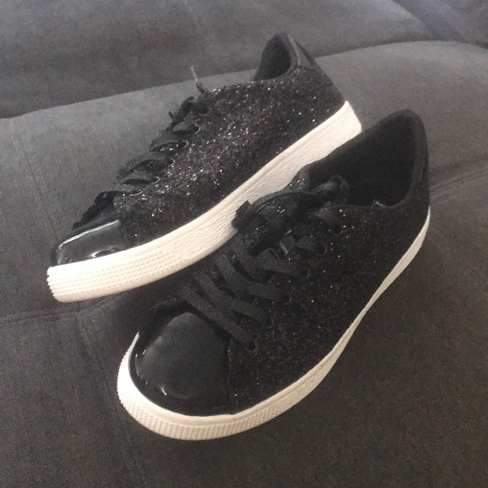 Lucky Step size 11 black sparkle sneakers